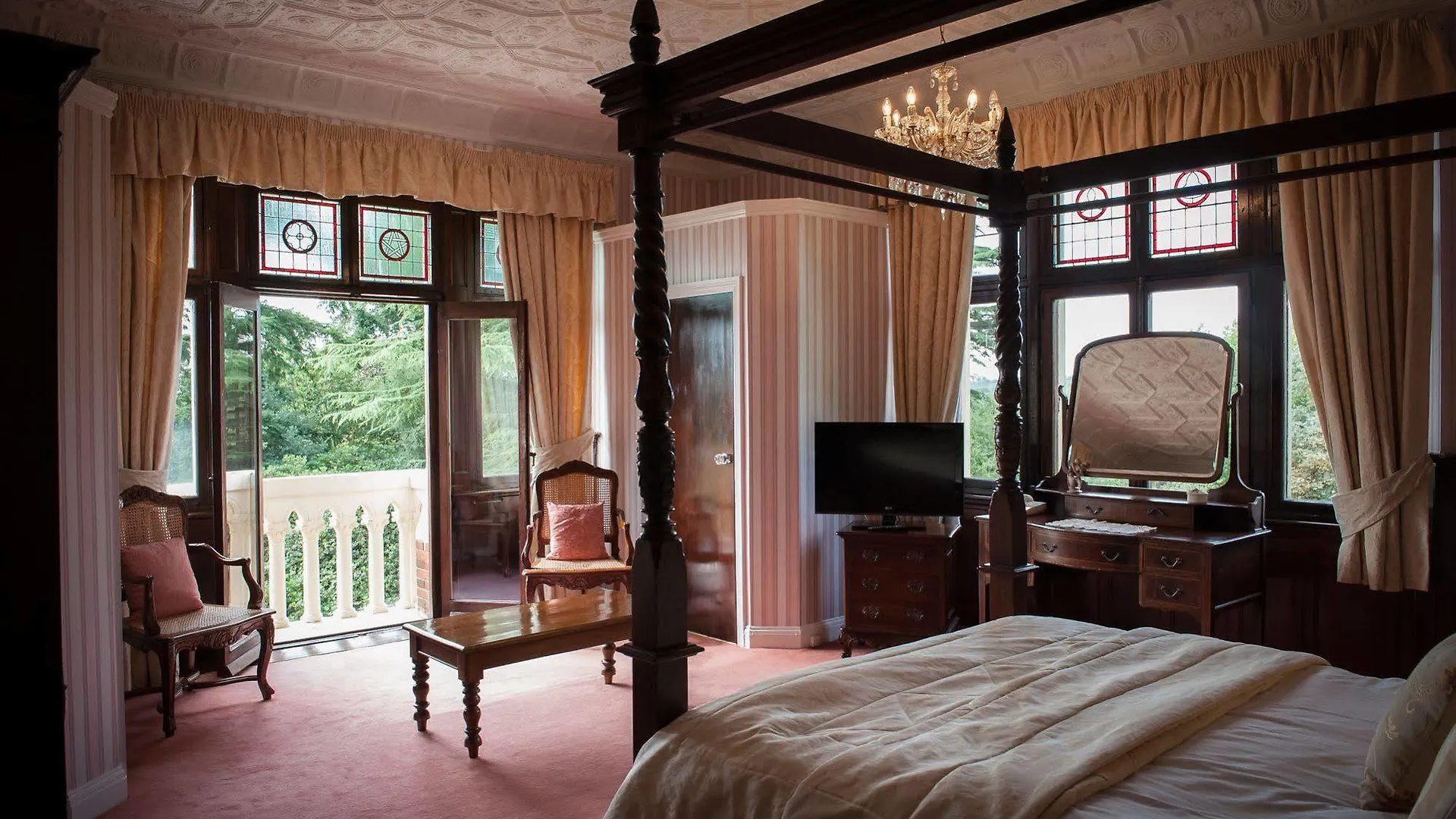 Highley Manor Hotel Balcombe