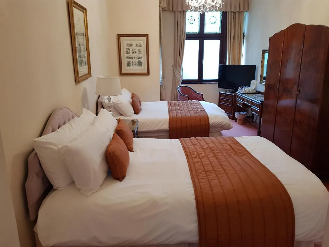 Highley Manor Hotel Balcombe